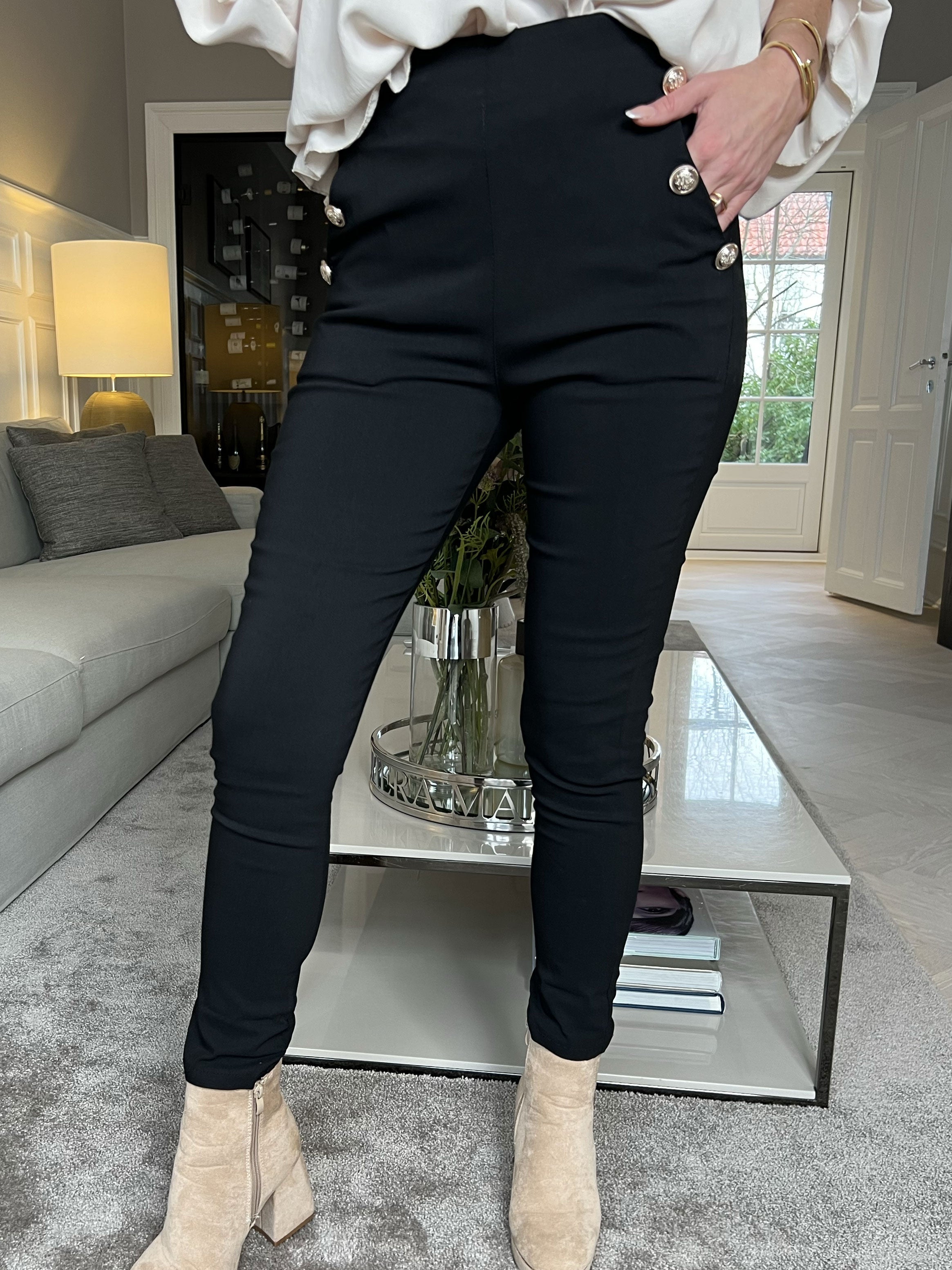 Emma - Leggings med resår i midjan och guldfärgade knappar